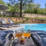 White House B Istria By Guide *
