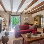 White House B Istria By Guide