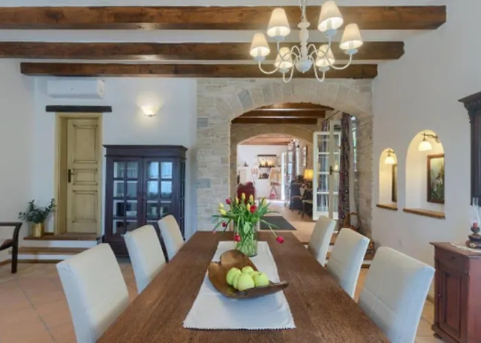 White House B Istria By Guide فيلة Muntrilj