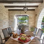 White House B Istria By Guide Vila