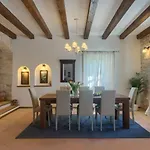 White House B Istria By Guide *
