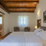 White House B Istria By Guide * Muntrilj