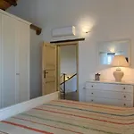 White House B Istria By Guide Muntrilj