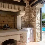 White House B Istria By Guide Vila