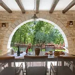 White House B Istria By Guide * Muntrilj