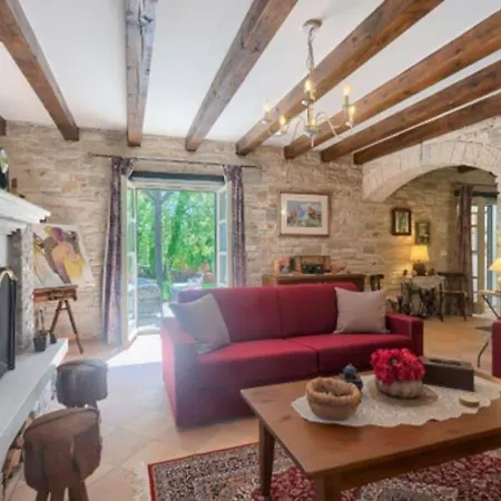 White House B Istria By Guide