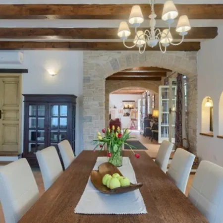 White House B Istria By Guide וילה Muntrilj