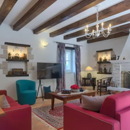 White House B Istria By Guide *