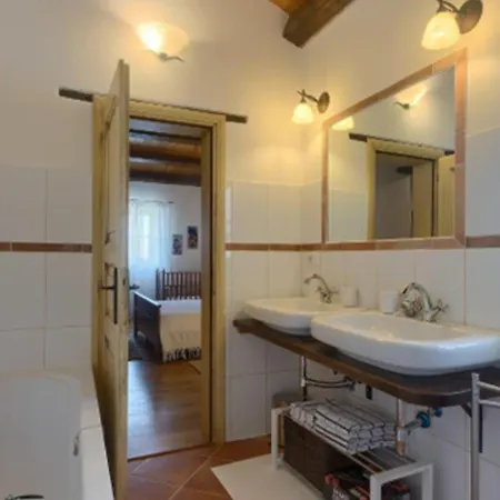 White House B Istria By Guide